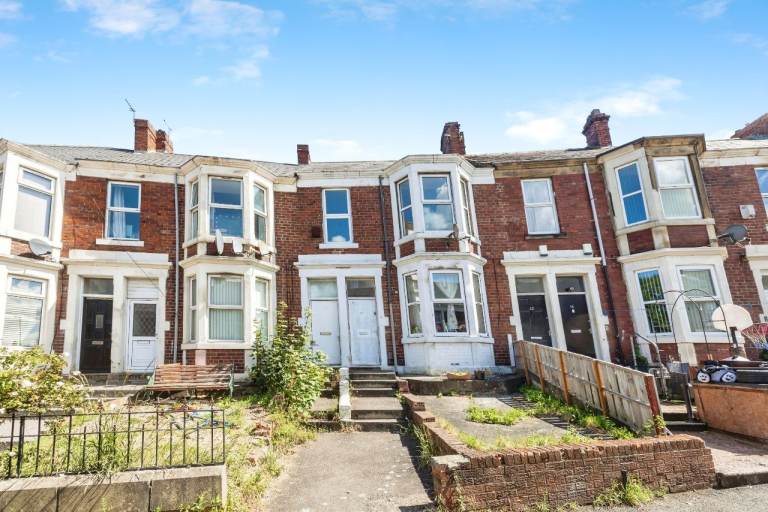 3 Bed Flat, Saltwell Place, Gateshead, Tyne & Wear, NE8 4QY