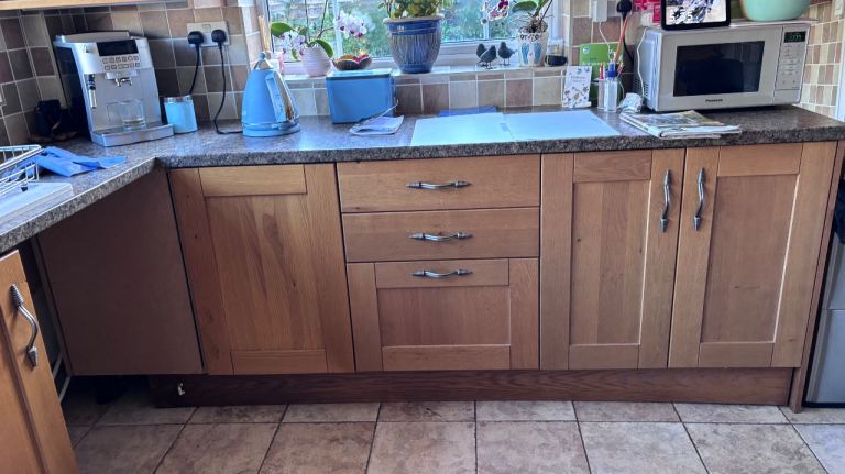 Howdens solid oak doors and kitchen cabinets with worktop £500