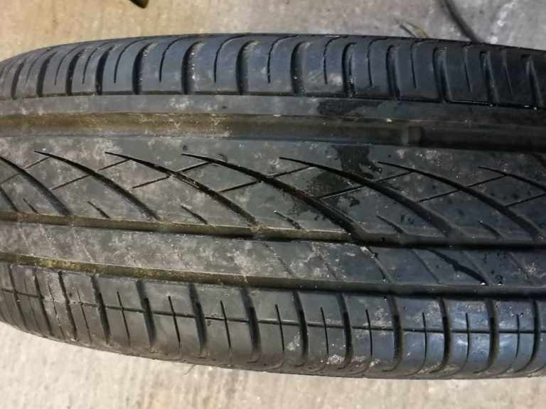 RENAULT CLIO 1.4 2007 PREMIUM CONTINENTAL 185/60 R15 88H XL TYRE x1