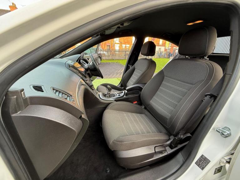 2015 Vauxhall Insignia 1.4i Turbo Limited Edition Hatchback 5dr Petrol Manual Euro 6 (s/s) (140 p...