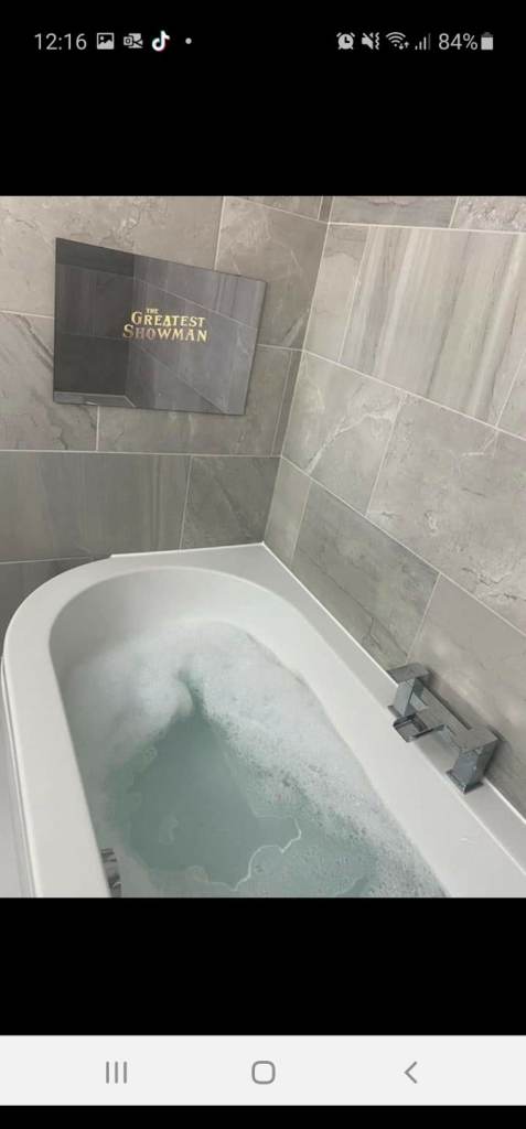 EMERGENCY PLUMBER/BATHROOM  FITTER