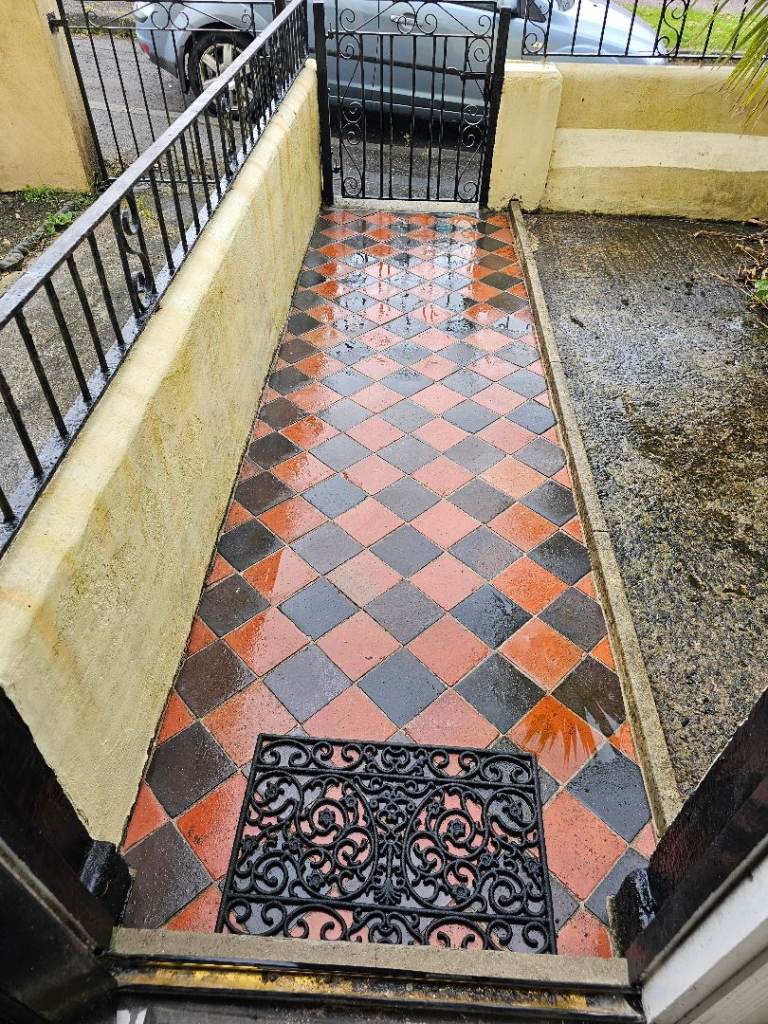 To Rent:  Single bed ground floor apartment.  Bryansburn Rd, Bangor