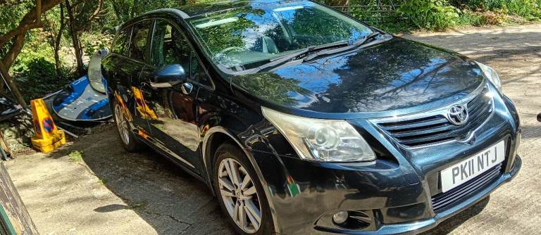 Toyota Avensis d4d estate top spec 