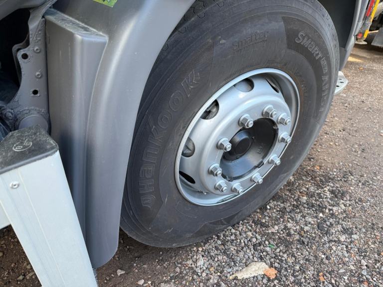  2013 DAF LF 55.220 18TON DROPSIDE WITH ATLAS 104.3E CRANE 