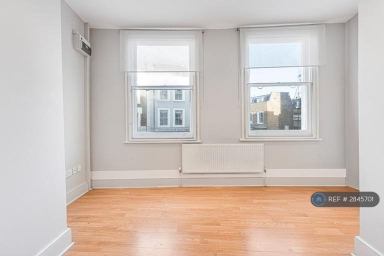 1 bedroom flat in New Kings Road, London, SW6 (1 bed) (#2845701)