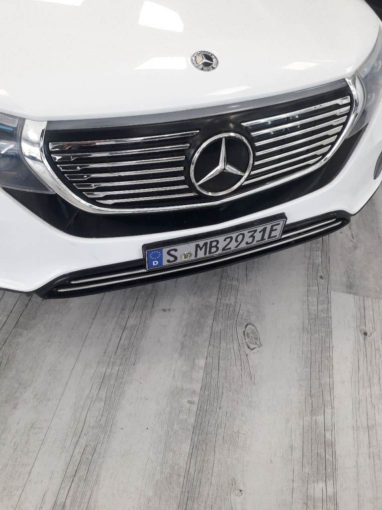Kids ride along car PRICE DROP electric official Mercedez EQC 400 4matic NO REMOTE CONTROL