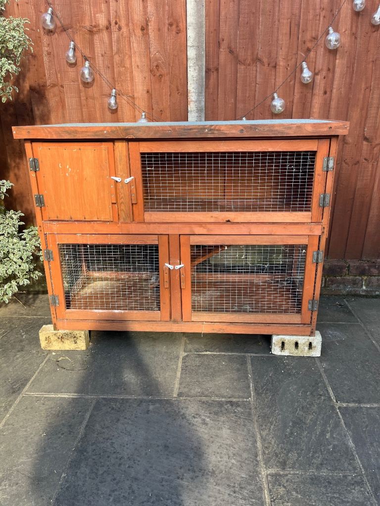 Rabbit hutch 