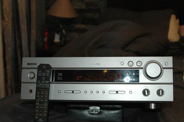Yamaha AV Receiver with Remote - Good Condition
