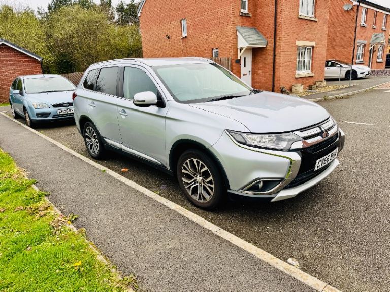 Mitshubhusi Outlander 