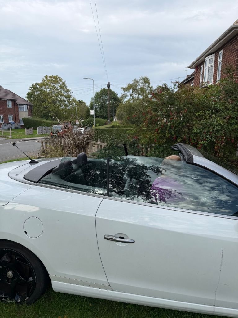 Renault, MEGANE, Convertible, 2012, Manual, 1995 (cc), 2 doors
