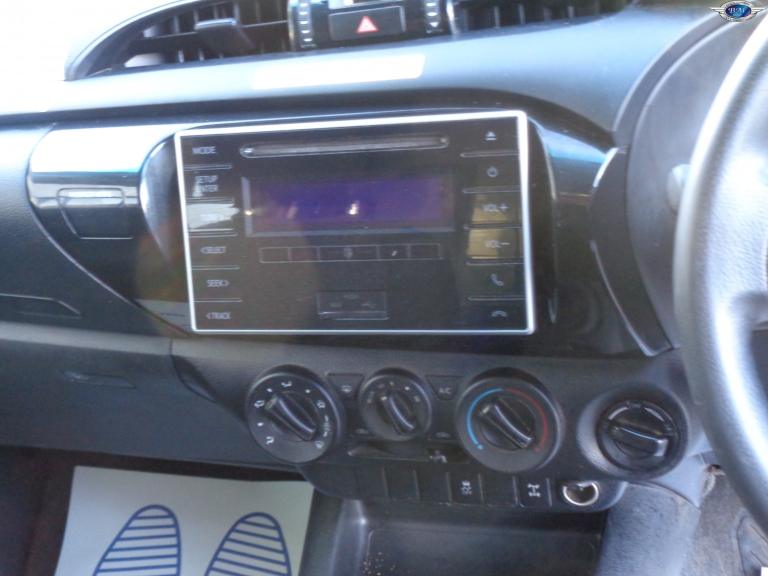 TOYOTA HILUX 2.4 D-4D Active Blue Manual Diesel 2018