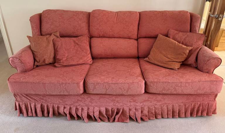 2 X SOFAS FREE OF CHARGE