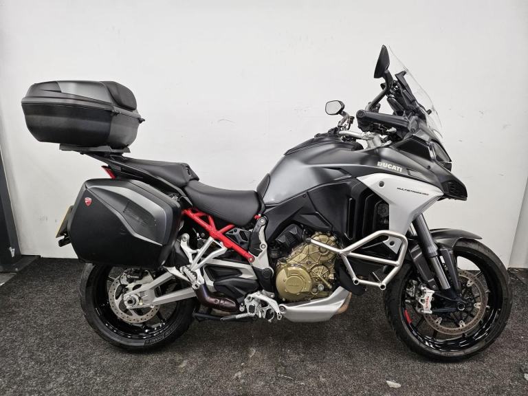  DUCATI MULTISTRADA V4 S ** QUICKSHIFTER - AKRAPOVIC EXHAUST -MOT TILL JANUARY**