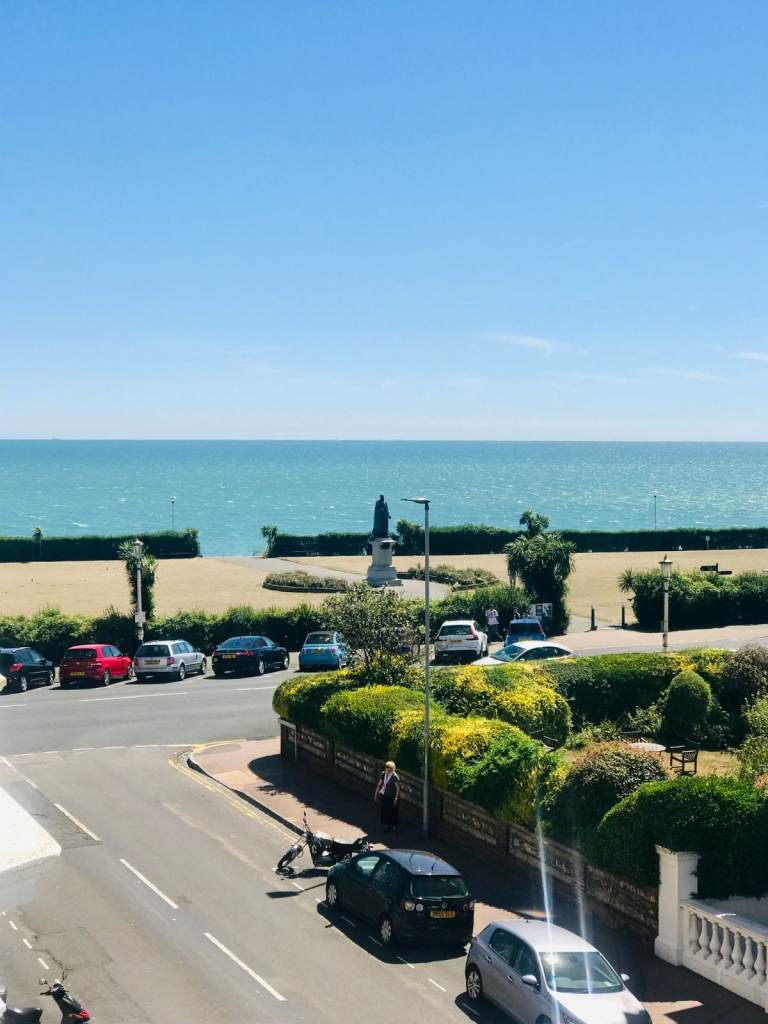 Amazing sea view 1 bedroom flat