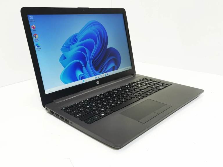 Gaming HP G7 Ryzen Laptop Windows11 Big 15.6" SSD NVMe AMD Radeon Graphics