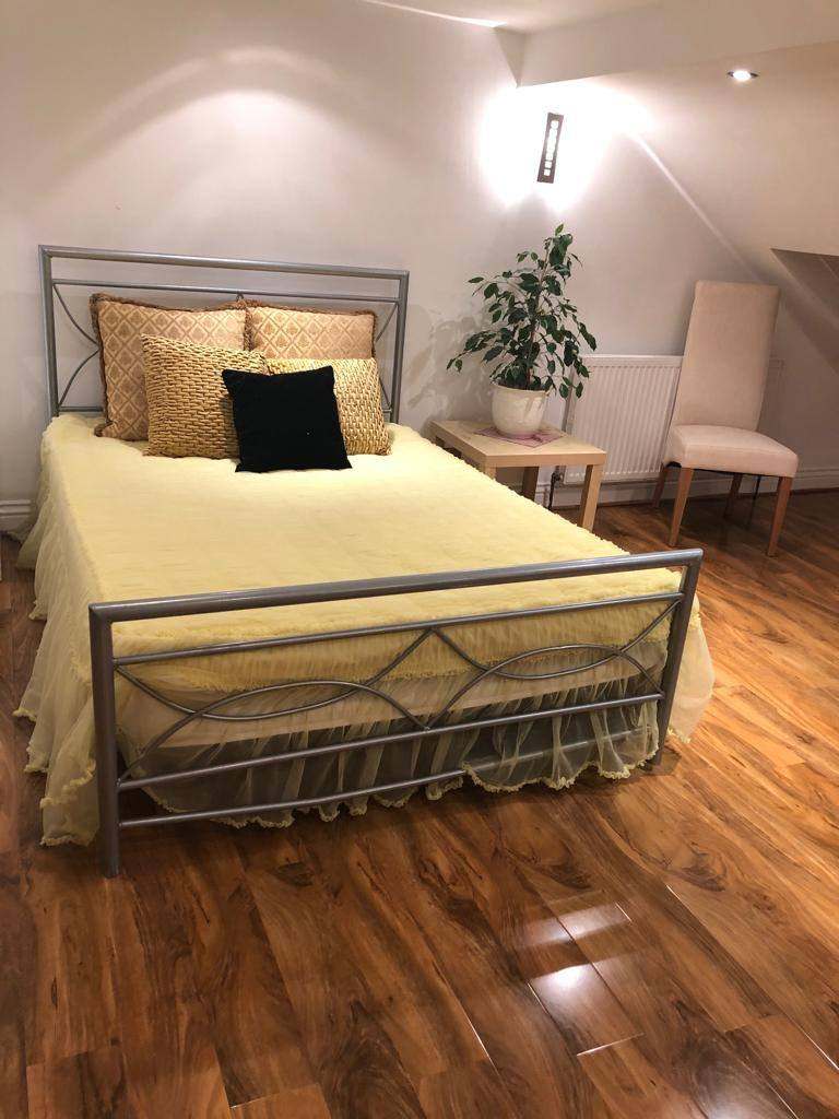 Beautiful 4 bedroom Ist floor flat with 4 bedroom & 2 bathrooms in Ilford