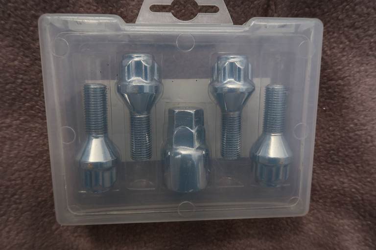 Locking wheel bolts