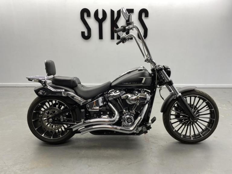 2023 Harley-Davidson FXBR Softail Breakout 117 in Black Denim