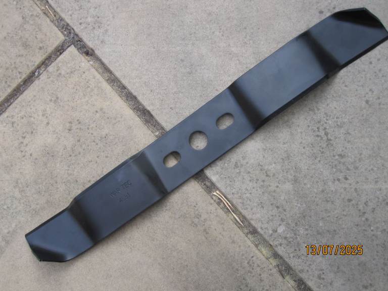  HONDA LAWNMOWER 18" STEEL BLADE NEW. For Honda/Alco mower .