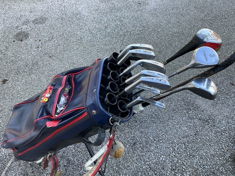 Golf clubs with trolley and bag 