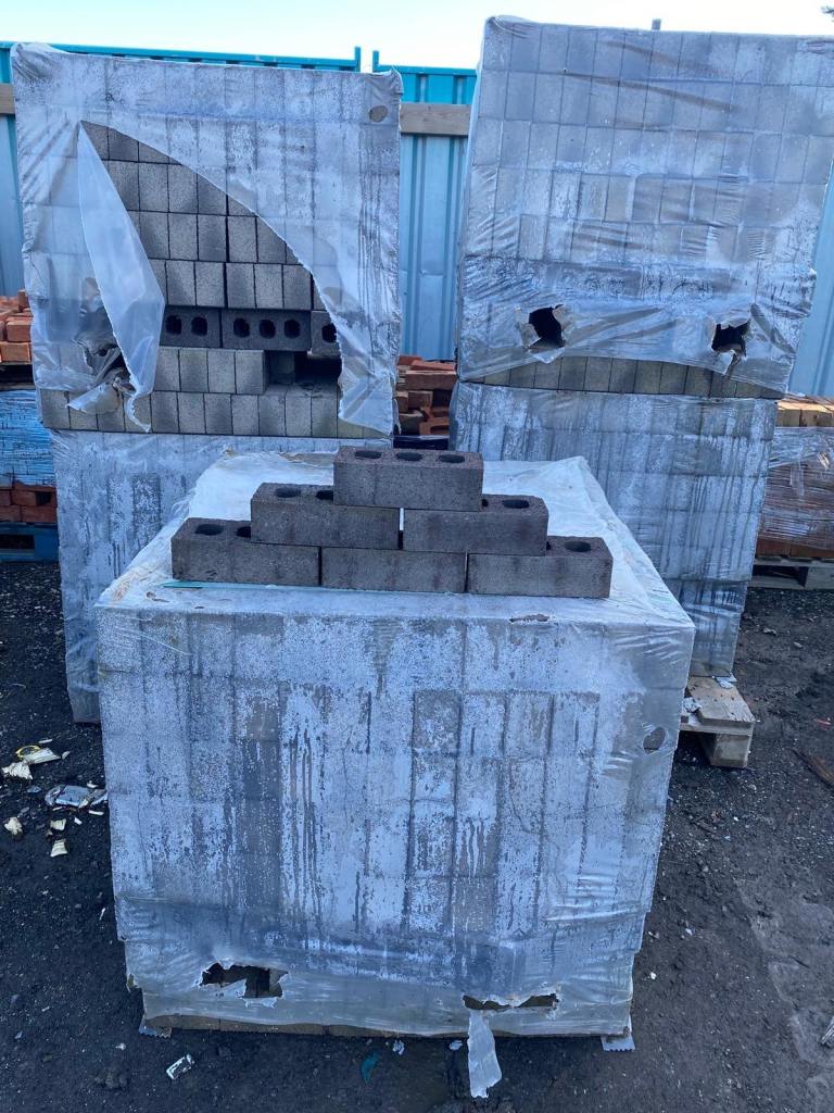 Michelmersh Sterling Grey Bricks 🧱414 per pack. £220 per pack