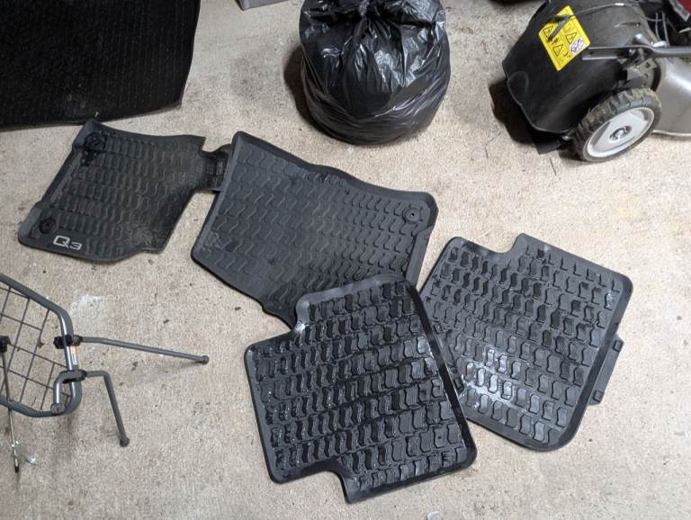 Audi Q3 rubber car mats