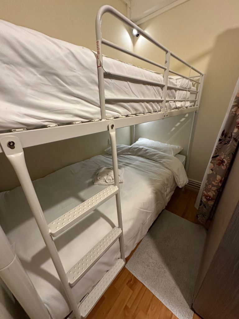 Shared Room with Bunk Bed – Central London