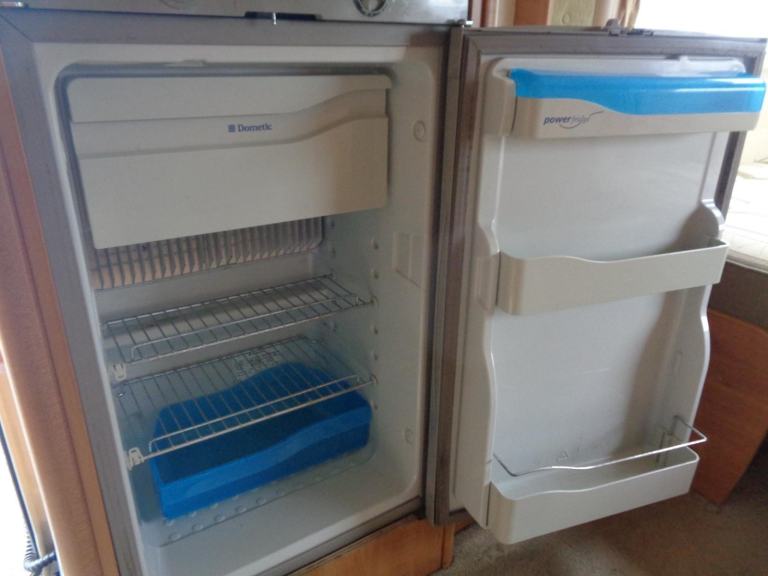 Auto-Trail Cheyenne 630LB Low-Line 2 Berth Fiat Ducato DIESEL MANUAL 2008/57