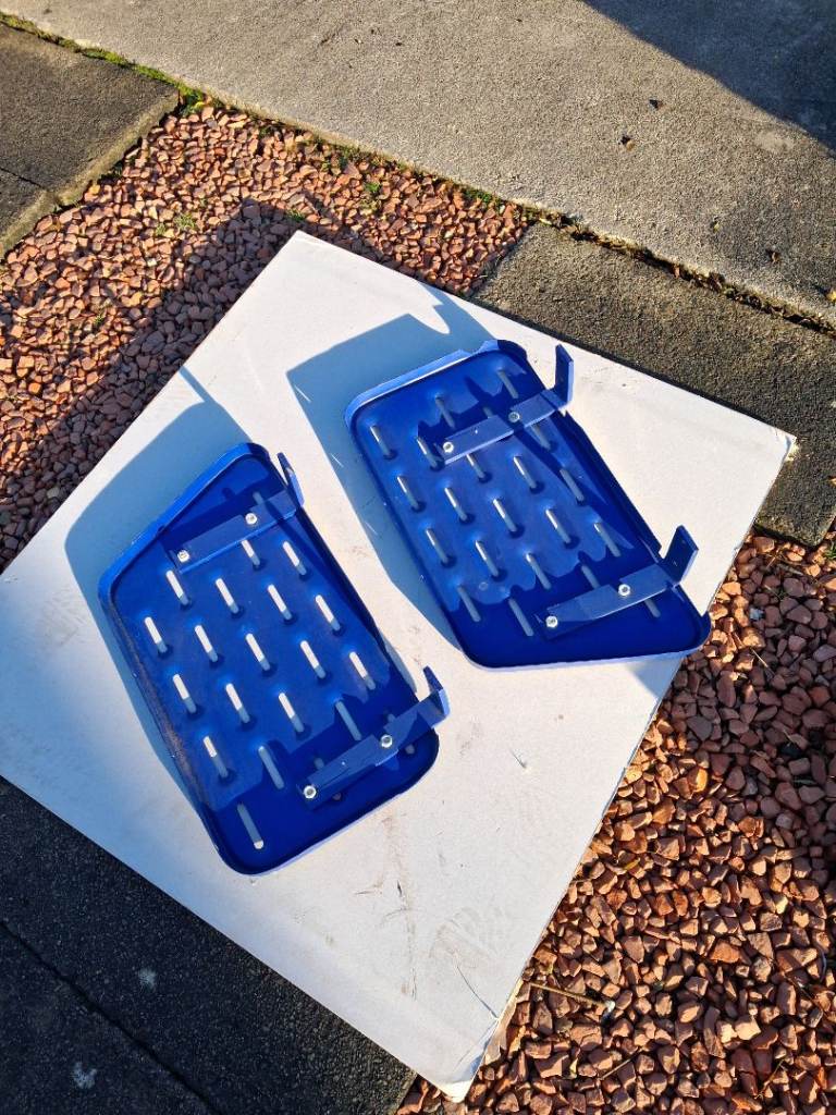 Footplates for Dexta/Super Dexta, brand new