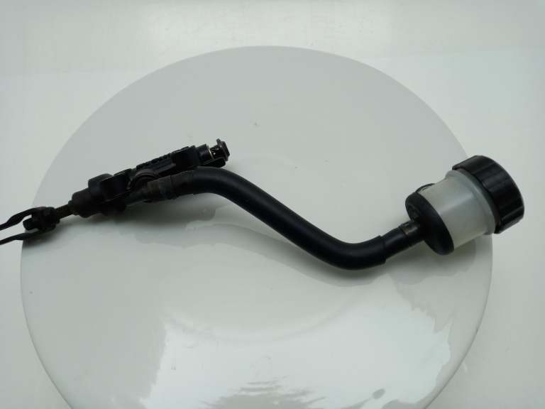 Yamaha Fzs 1000 Fazer Rear Brake Master Clyinder And Reservoir 2013 2d12583v-00