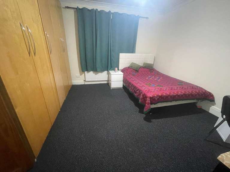 BRAND-NEW KING-SIZE BEDROOM AVAILABLE with all furniture: