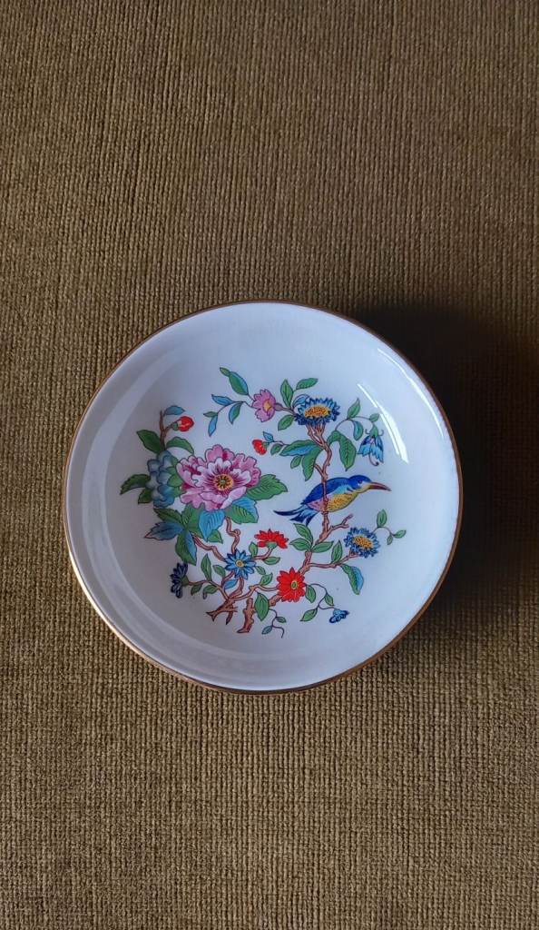 Aynsley Ornamental Plate. 4.5" approx across 