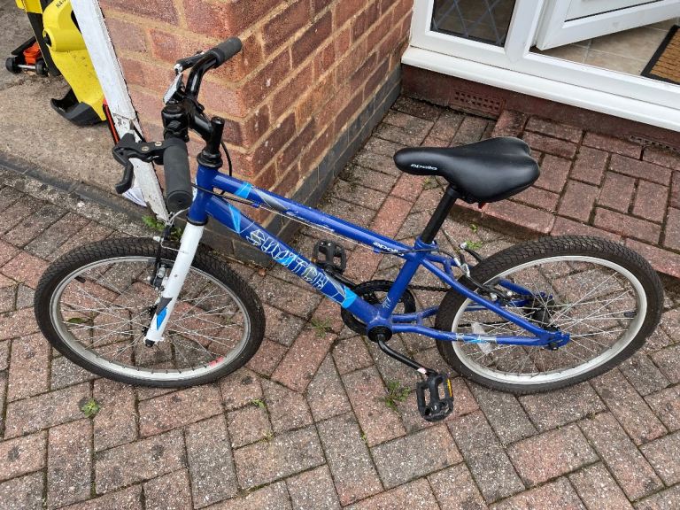 Boys Bike. 6 to 11 year old. 20 inch wheels