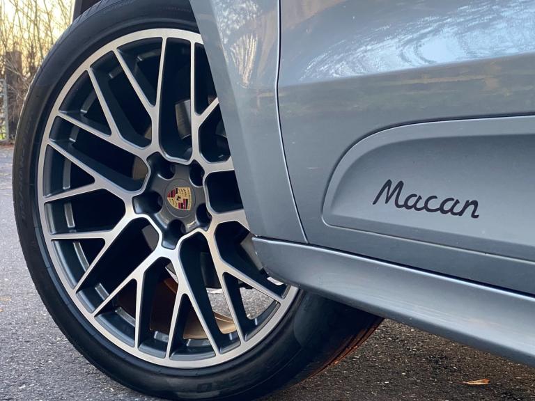 2020 Porsche Macan 2.0T PDK - Panoramic Sunroof &amp; Bose Audio &amp; PASM &amp; Huge Spec 4x4 P...
