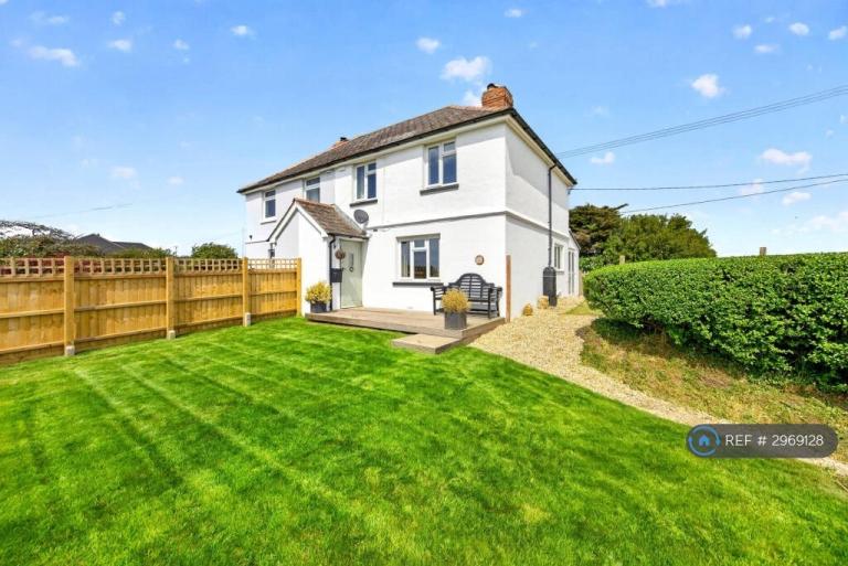 3 bedroom house in Kingston Cottages, Chale, PO38 (3 bed) (#2969128)