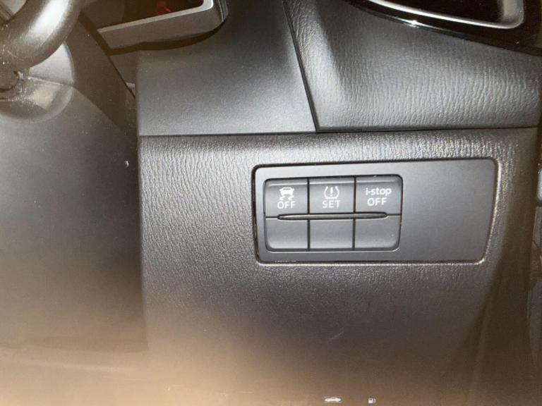 2016 Mazda Mazda3 2.0 SE-L 5dr Auto HATCHBACK PETROL Automatic