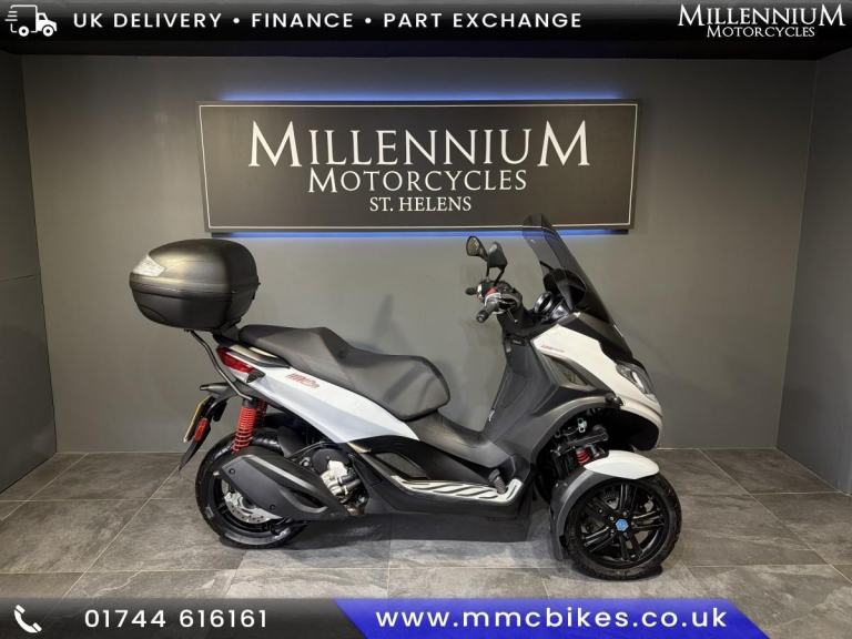2021 PIAGGIO MP3 300 THREE WHEEL SCOOTER