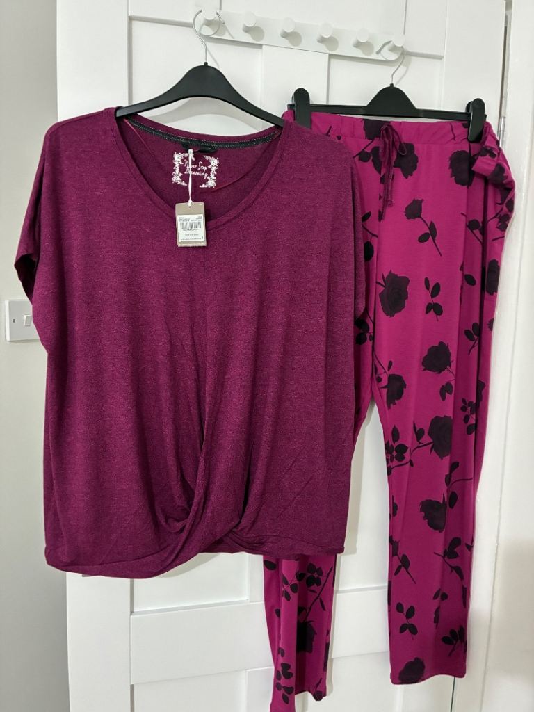 New Pyjama Set – Size 22