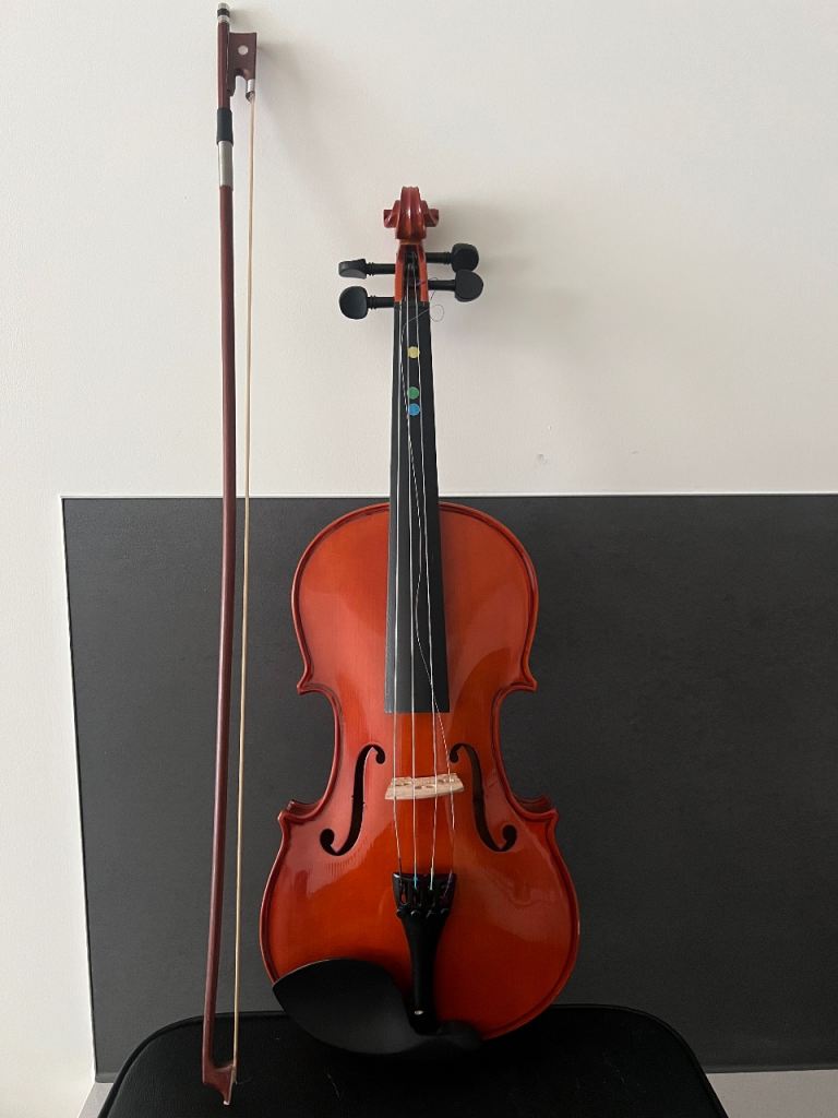 Full Size Violin – Bow & Hard Case Included (Needs One New String)