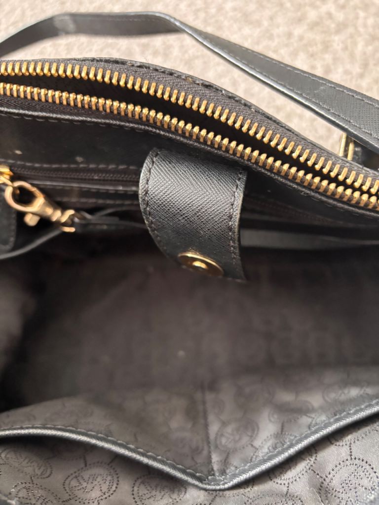 Michael Kors Black Leather Shoulder Bag – Good Condition