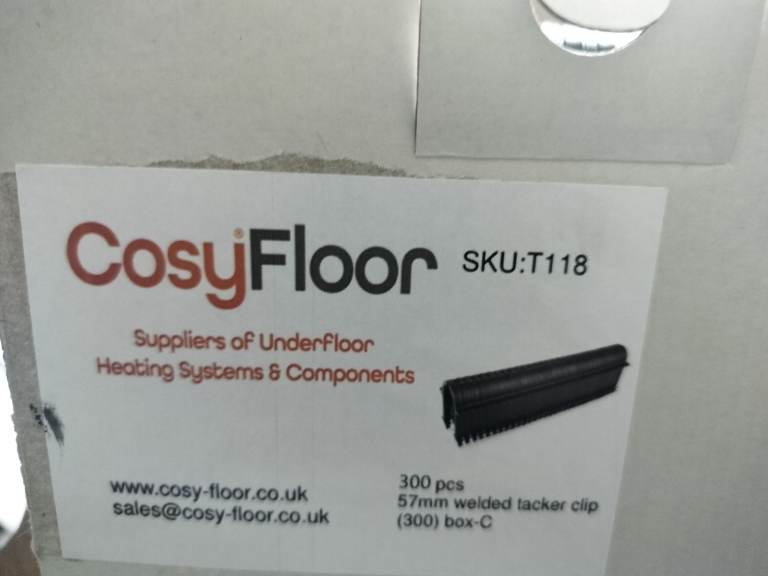 15 boxes of ufh clips 300 clips per box
