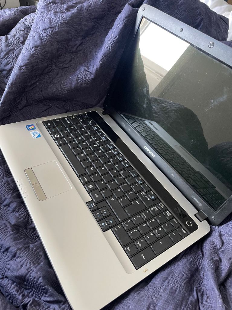 Samsung RV510 Laptop – Silver, Works Well