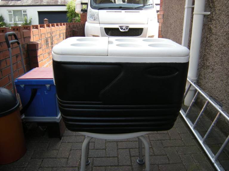 FOR SALE HUGE COOLER BOX WITH DRAIN PLUG.