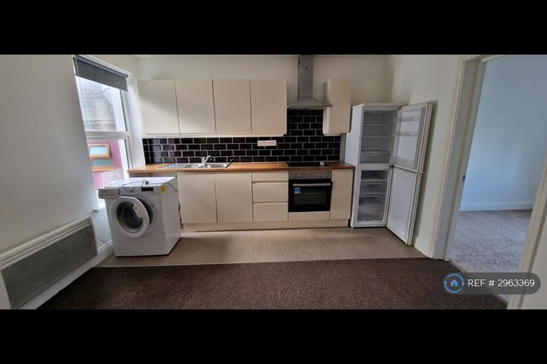 2 bedroom flat in Byron St, Swindon, SN1 (2 bed) (#2963369)