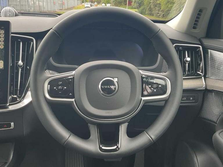 2025 Volvo XC90 Ultra, T8 AWD Plug-in hybrid, Electric/Petrol, Bright, 7 Seats ESTATE Petrol/Elec...