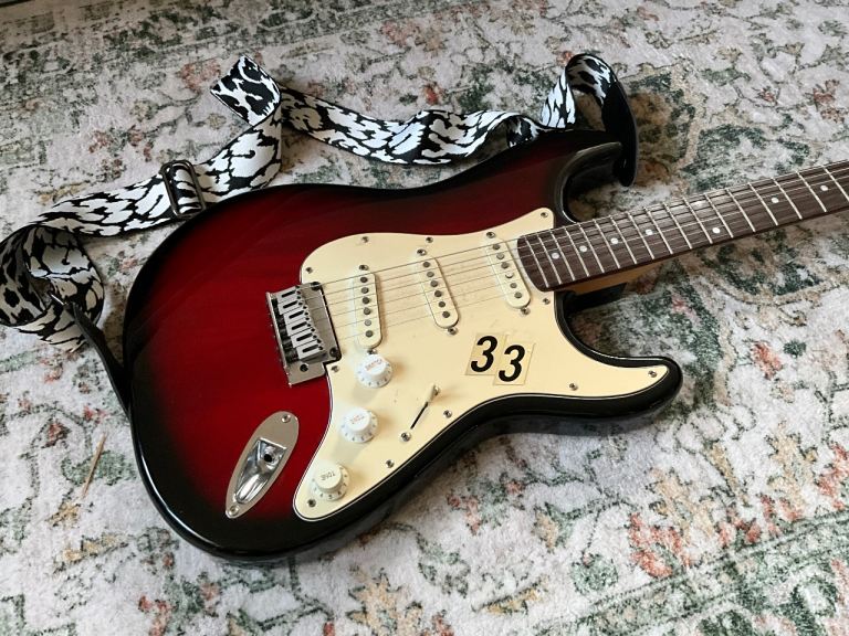 2007 Squier STRATOCASTER 