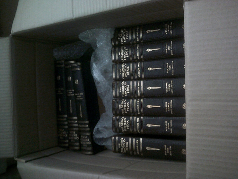 VINTAGE* ARTHUR MEE, CHILDREN'S ENCYCLOPEDIA, 10 VOLUMES (c.1950'S )