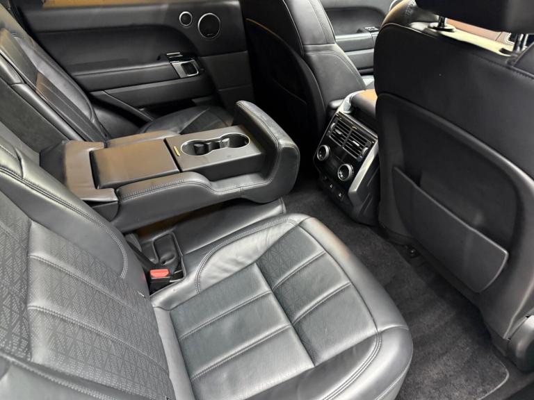 2020 Land Rover Range Rover Sport 3.0 SD V6 Autobiography Dynamic Auto 4WD Euro 6 (s/s) 5dr ESTAT...