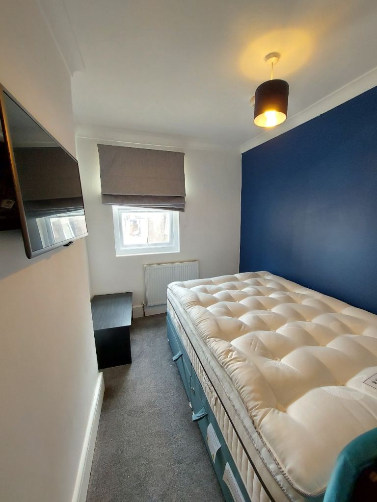 1 double room in Chatham