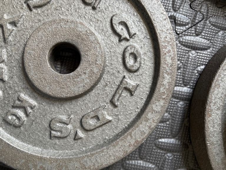 35kg Golds Gym plates 1 inch hole, 4 x 5kg, 6 x 2.5kg- good condition